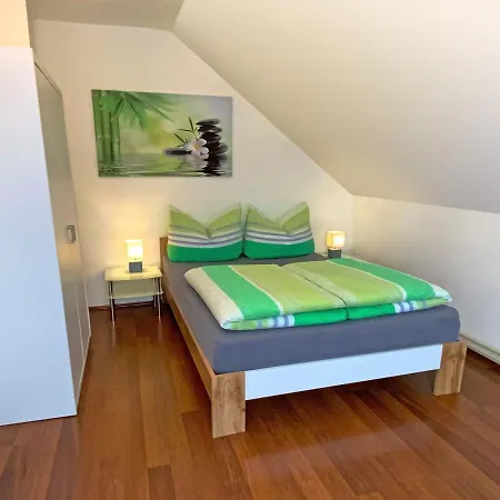 Charmante Wohnung in bester Lage mit Netflix und Prime St. Pölten Exterior foto