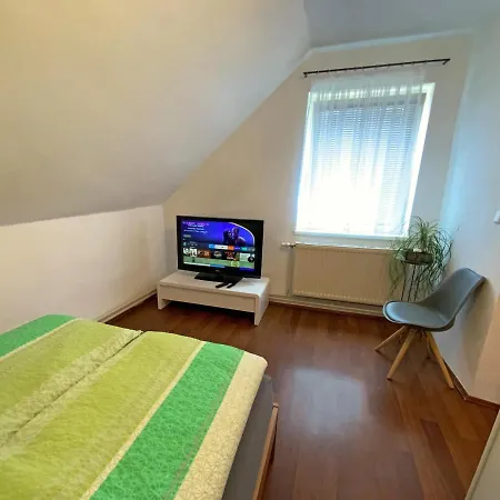 Charmante Wohnung in bester Lage mit Netflix und Prime St. Pölten Exterior foto