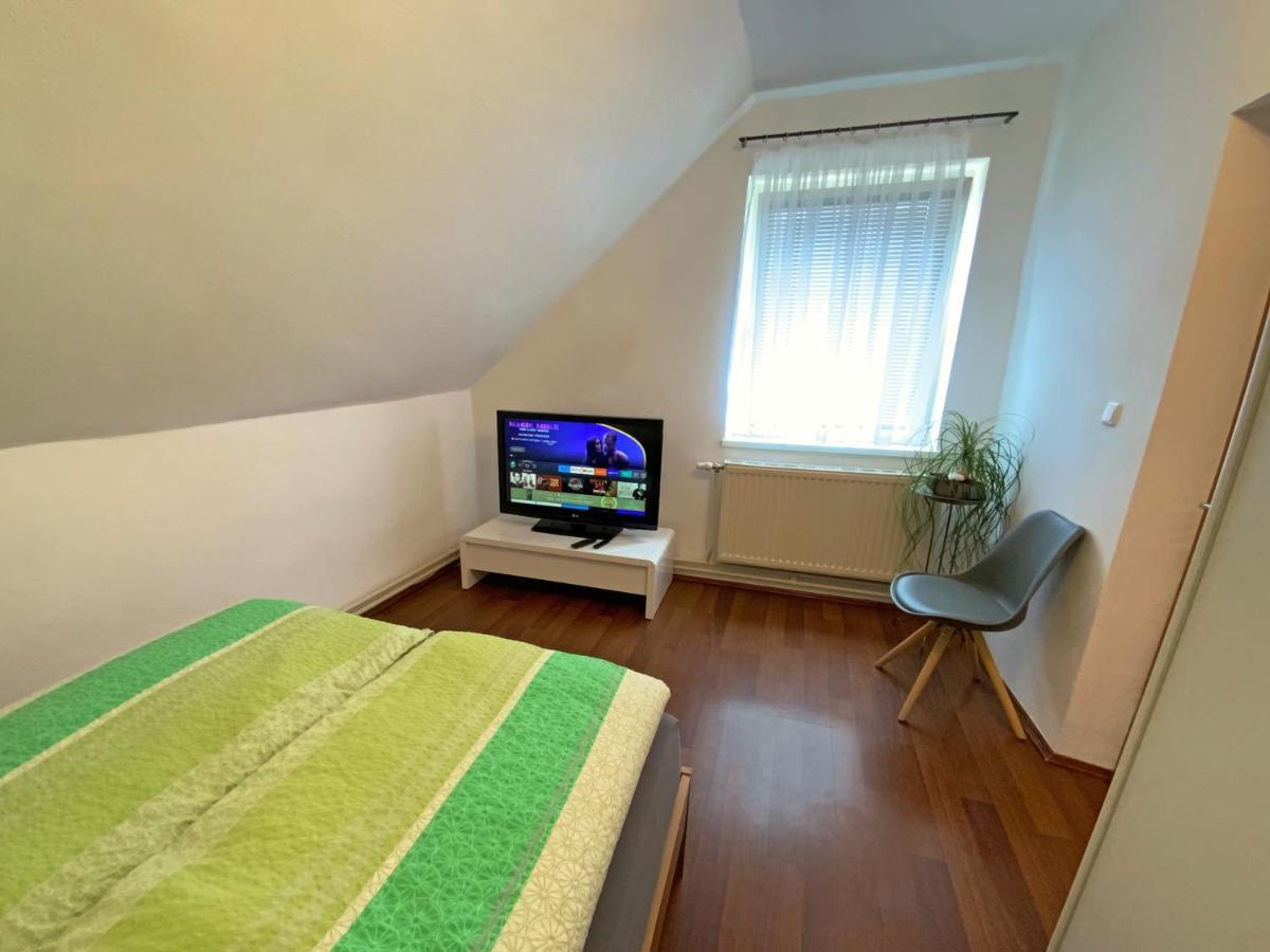 Charmante In Bester Lage Mit Netflix Und Prime Apartment *